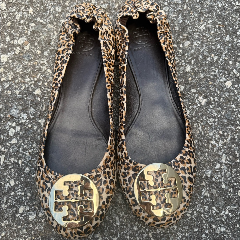 Tory Burch Animal Print Flats with Gold Logo - Picture 2 of 5
